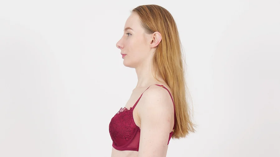 Belarusian MILF Vi Ezra Strips In Authentic Nude Casting