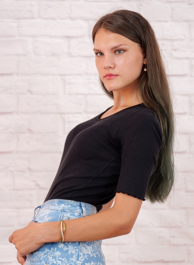 2023-04-17-nude-casting-with-artistic-gymnast-Polina