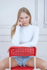 Luise Wixx Standing Nude For The First Time Preview picture 1