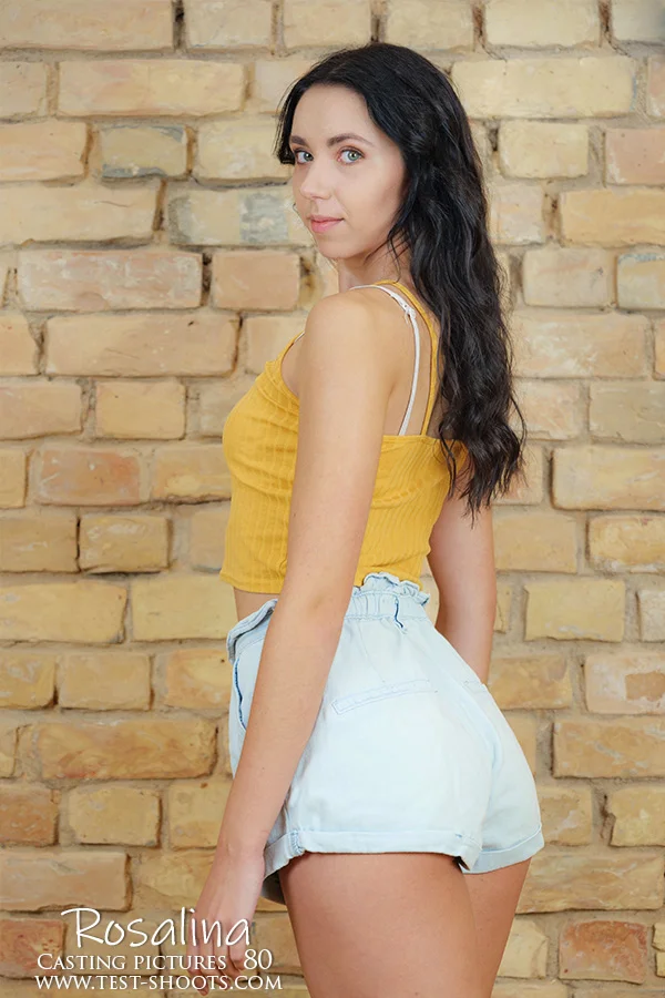 Cute face teen Rosalina flexible in nude casting