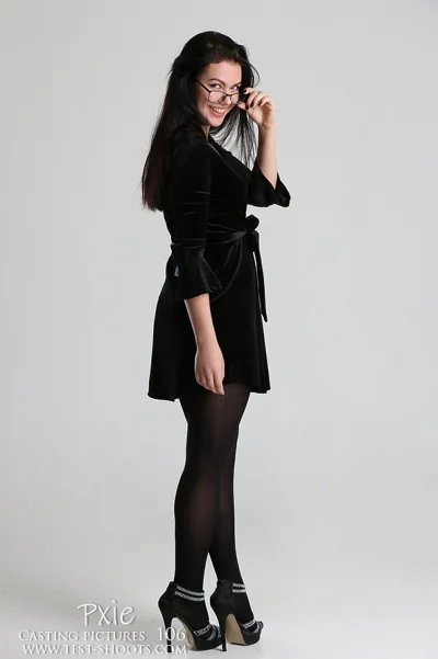 Pxie super sexy secretary nude casting Photo Cover